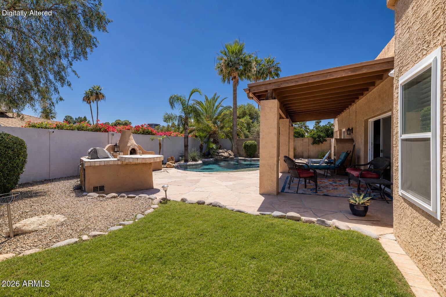 6769 E GRANDVIEW Drive