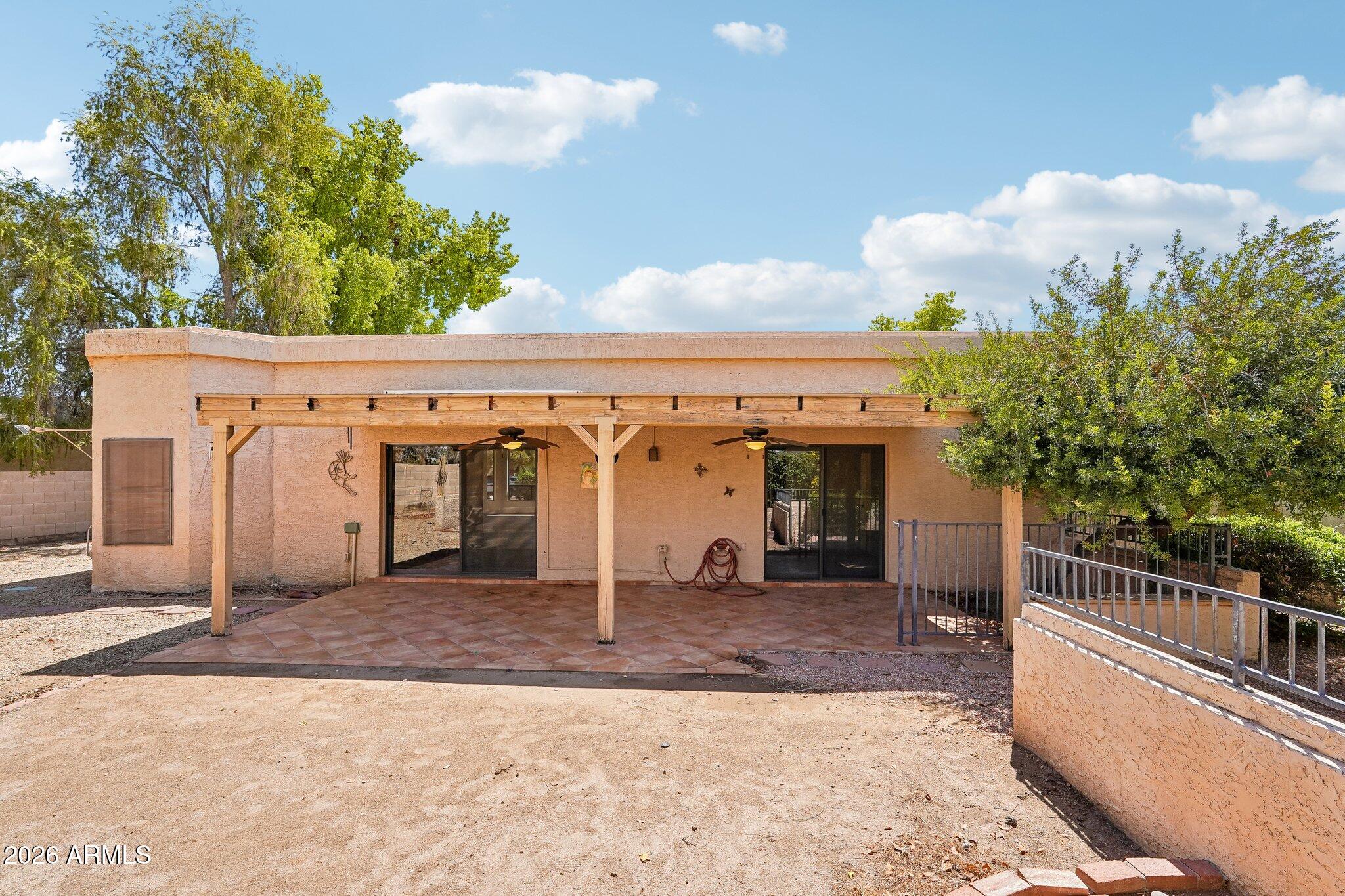 6716 E BEVERLY Lane