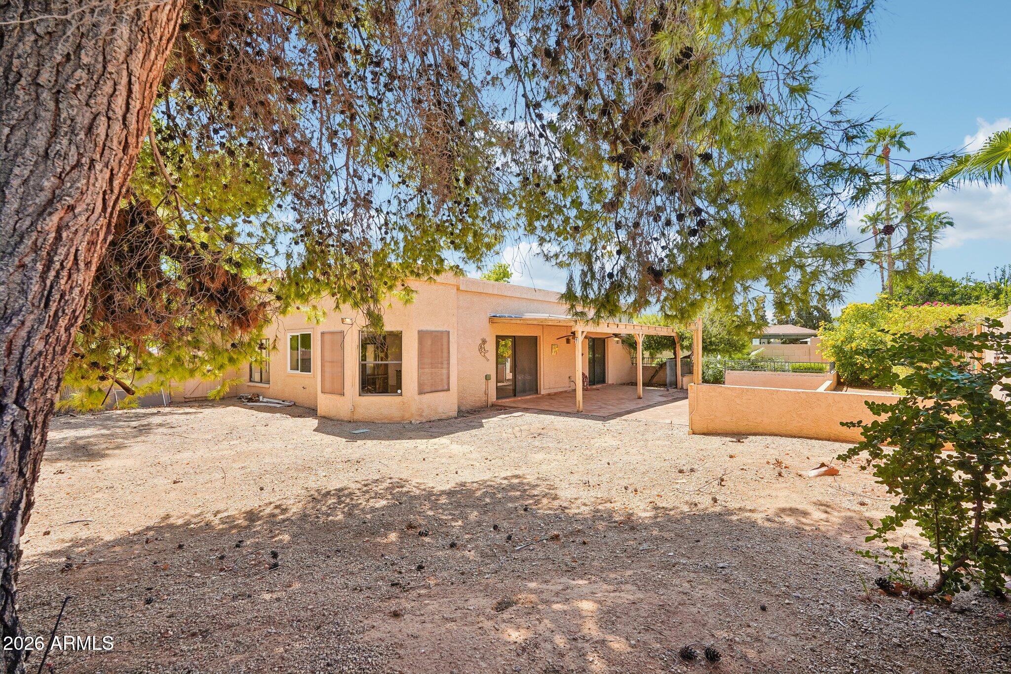 6716 E BEVERLY Lane