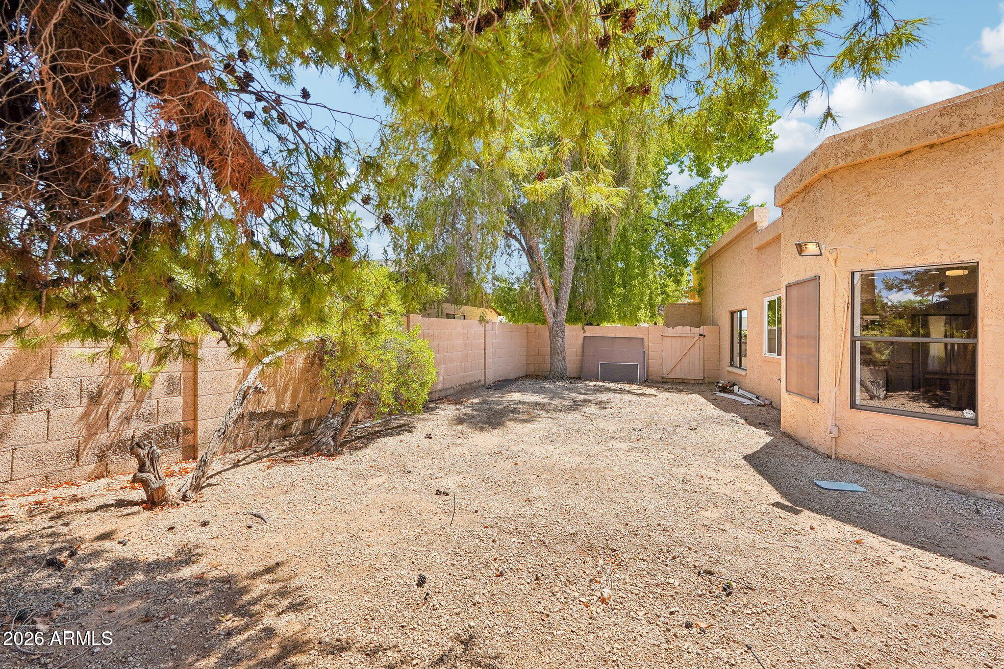 6716 E BEVERLY Lane