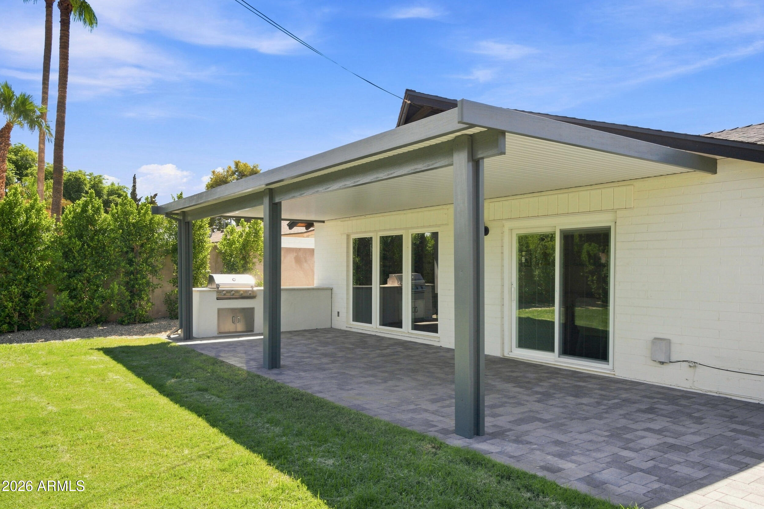 702 E DESERT PARK Lane