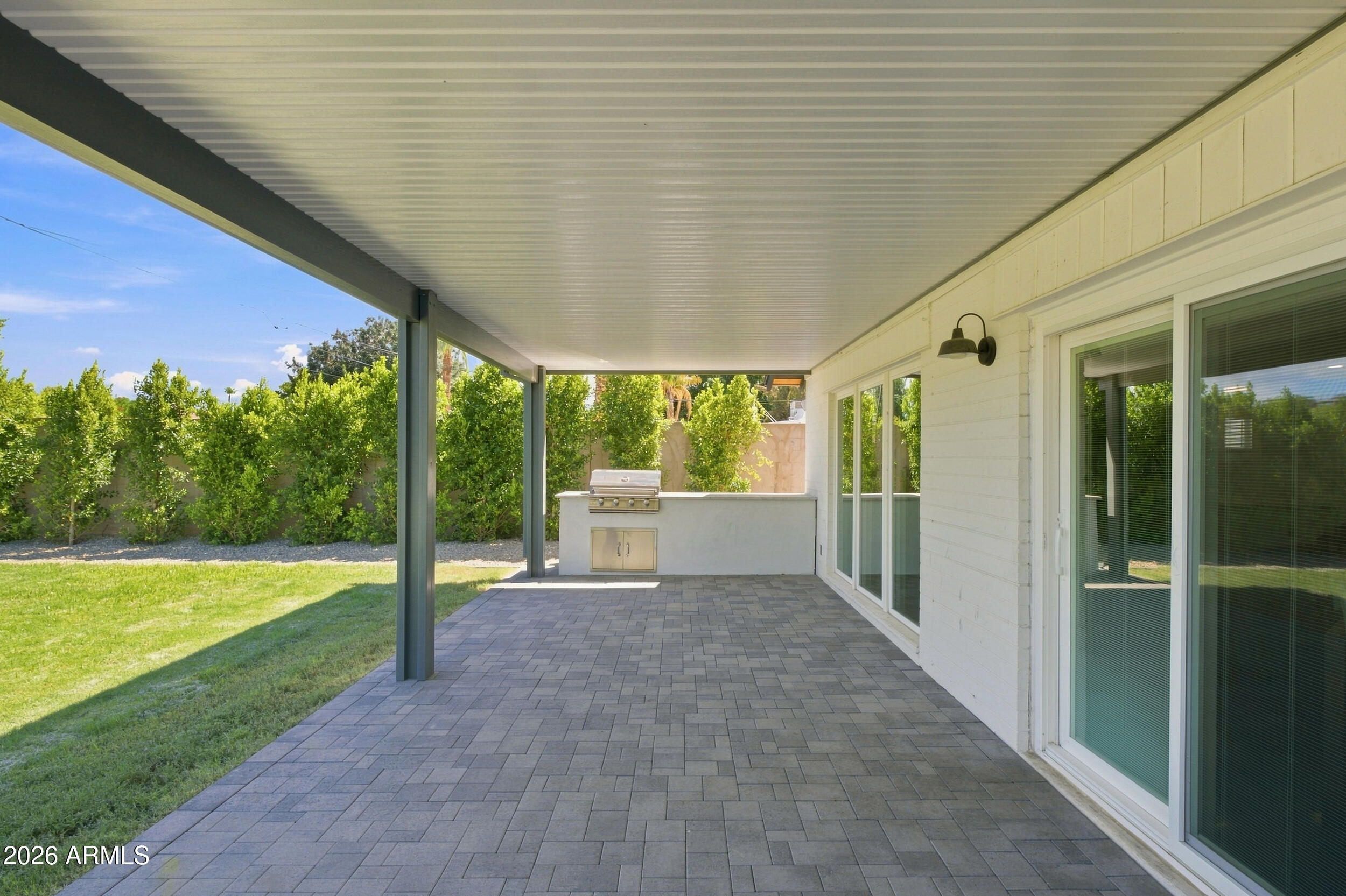 702 E DESERT PARK Lane