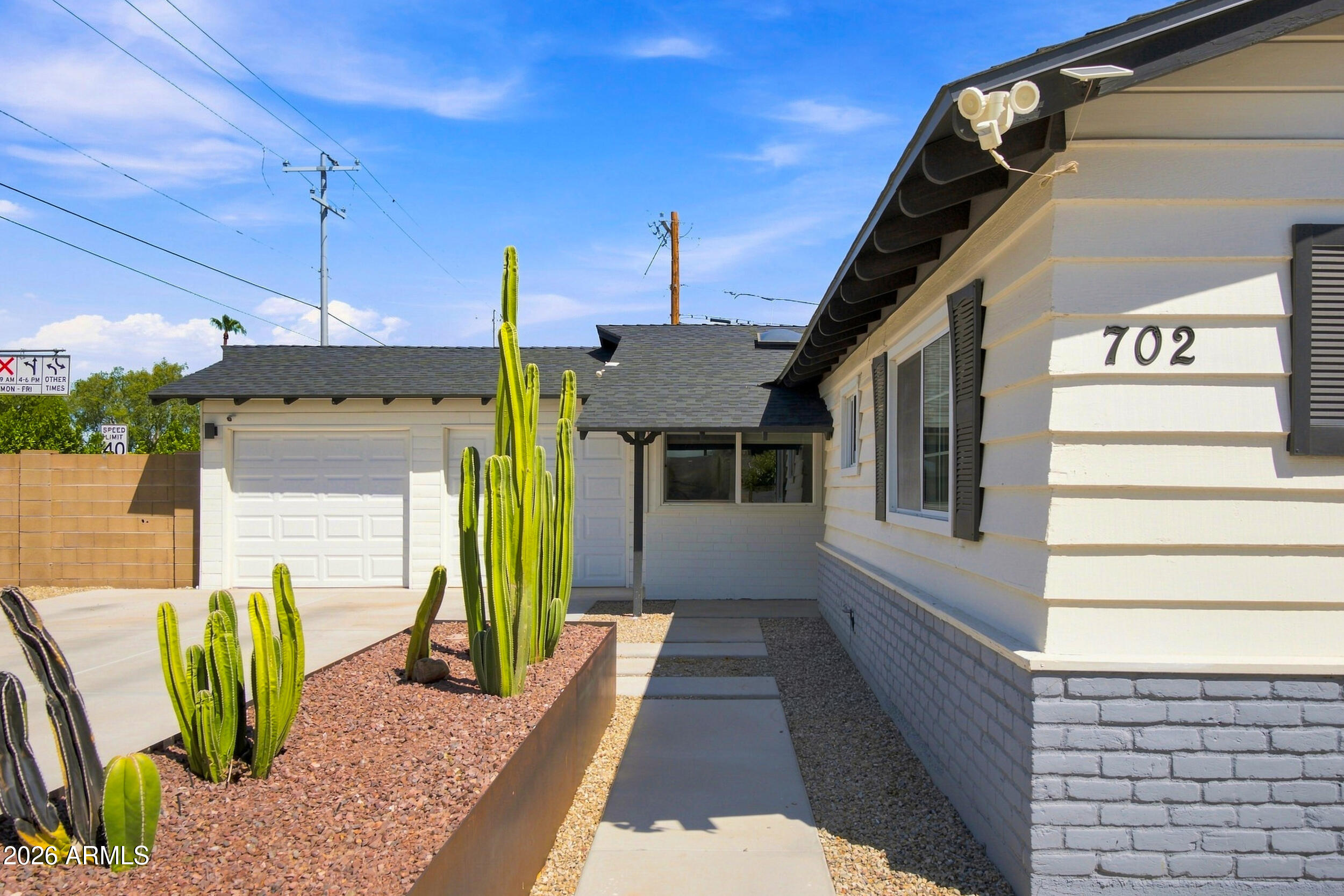 702 E DESERT PARK Lane