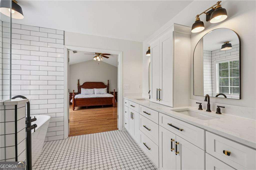 2508 Haddenham Lane SW