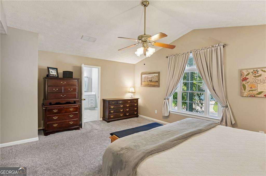 2418 Southern Oak Drive SW