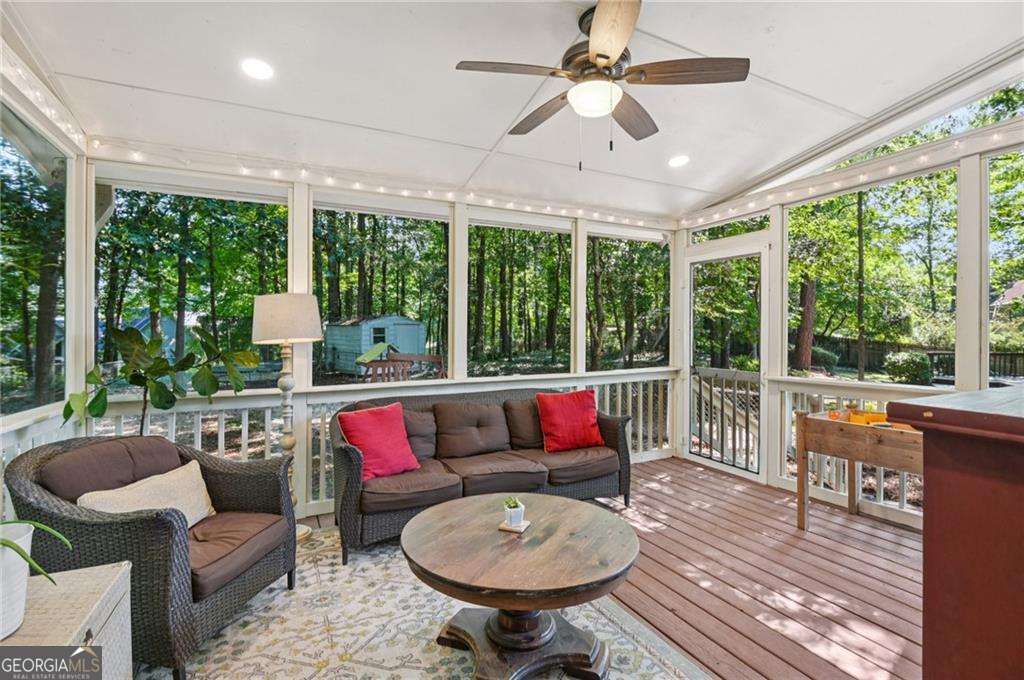 2418 Southern Oak Drive SW