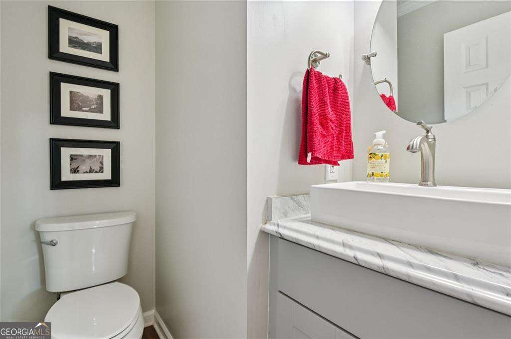 2418 Southern Oak Drive SW