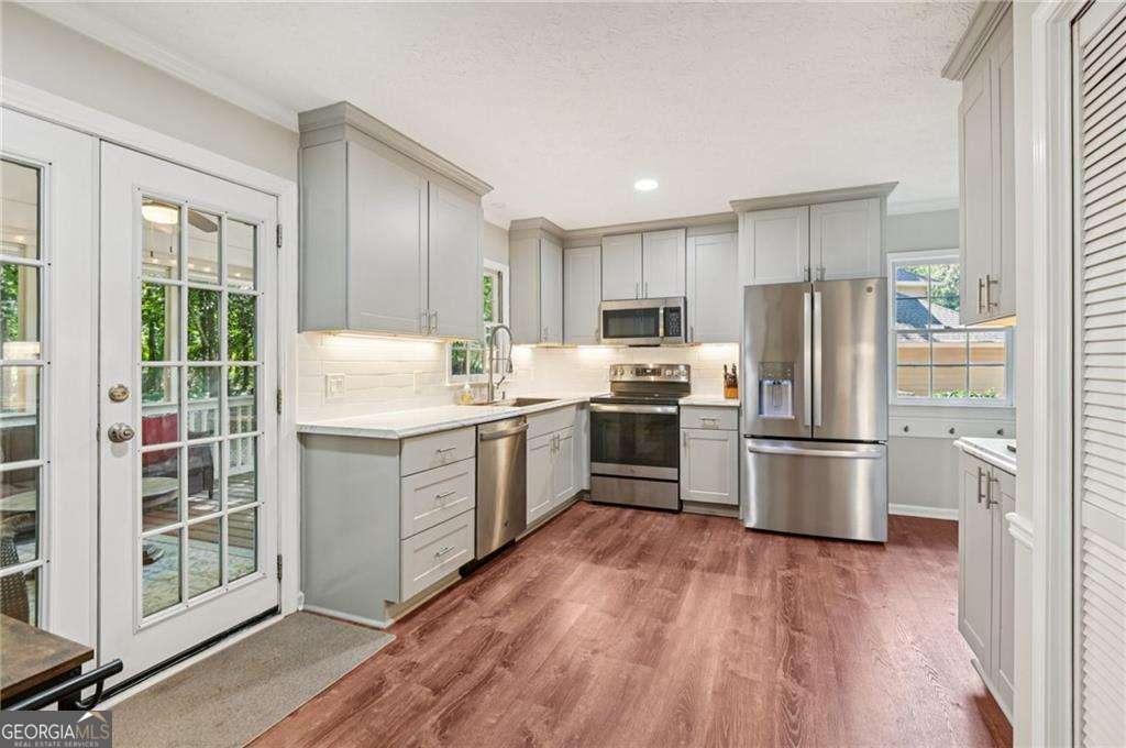 2418 Southern Oak Drive SW