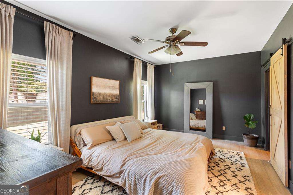 869 Wayland Court SE