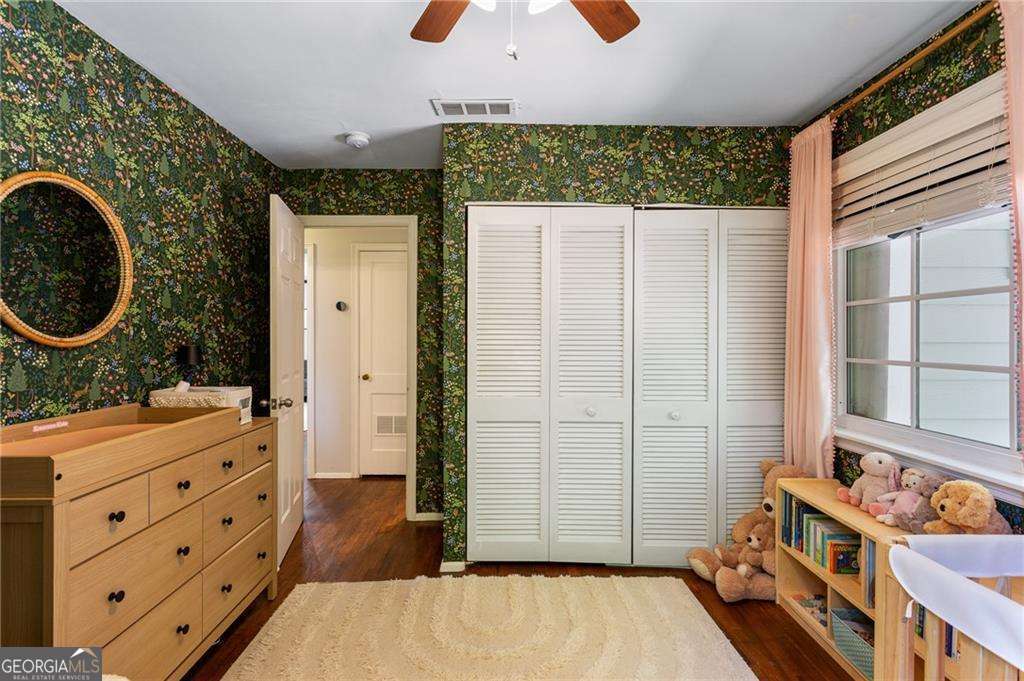 869 Wayland Court SE