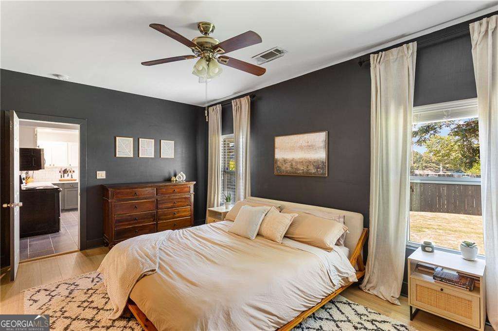 869 Wayland Court SE