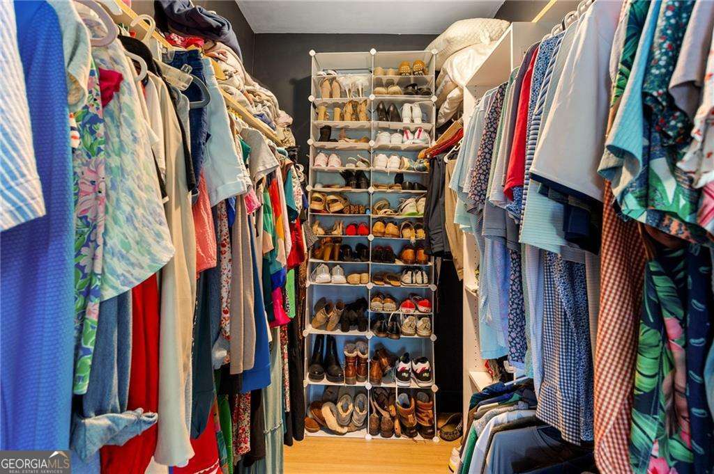 869 Wayland Court SE