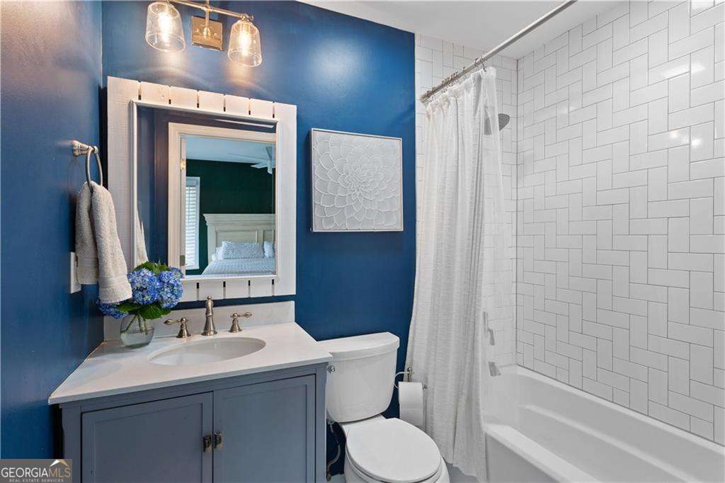 869 Wayland Court SE