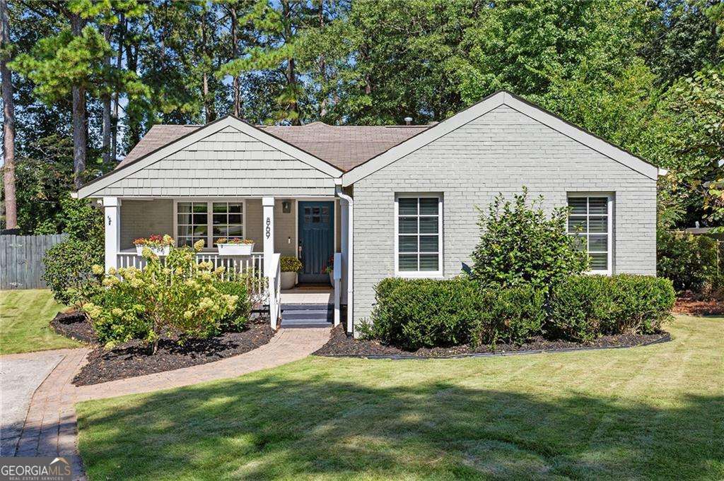 869 Wayland Court SE