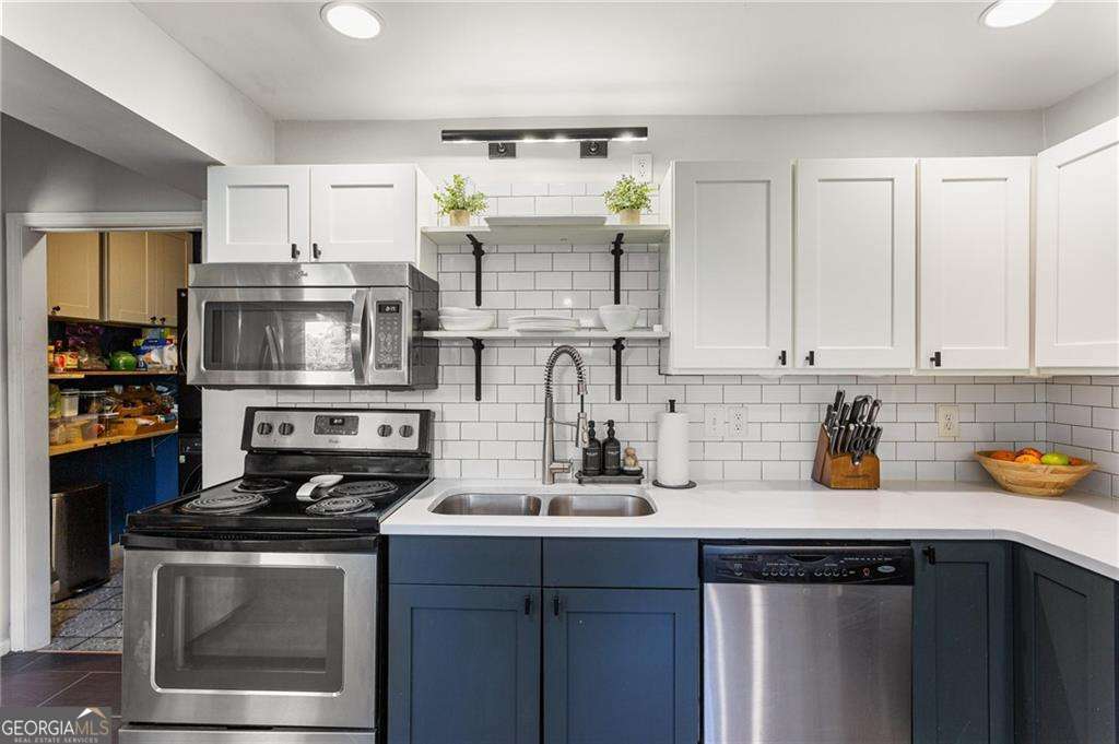 869 Wayland Court SE