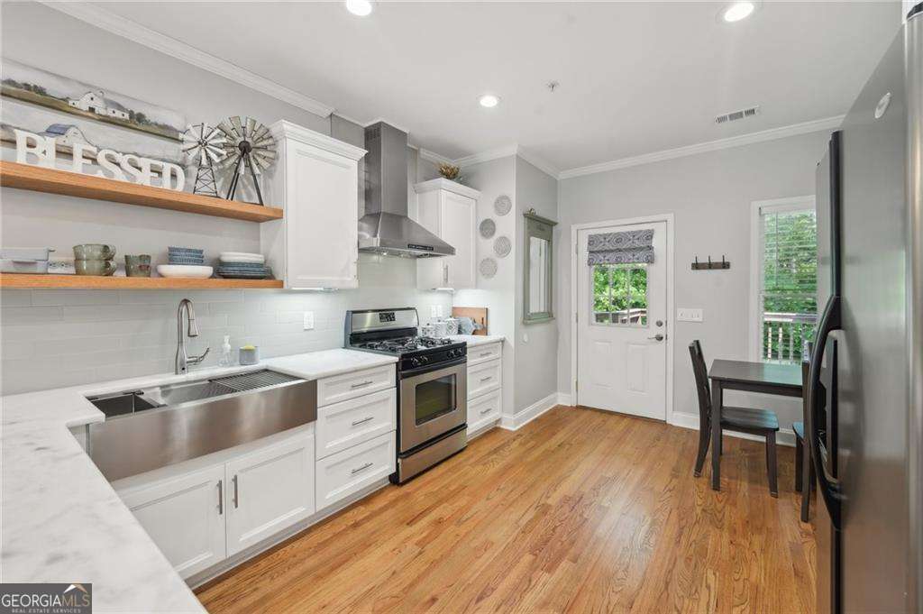 734 Frasier Circle SE