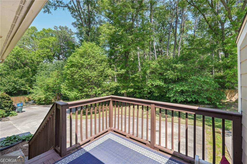 734 Frasier Circle SE