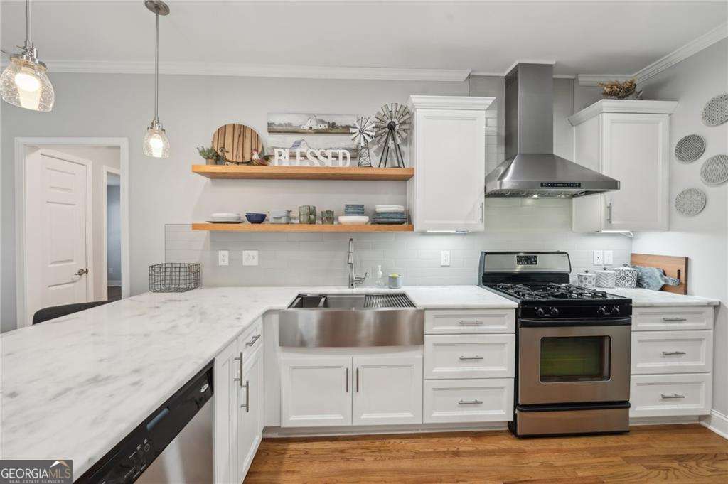 734 Frasier Circle SE