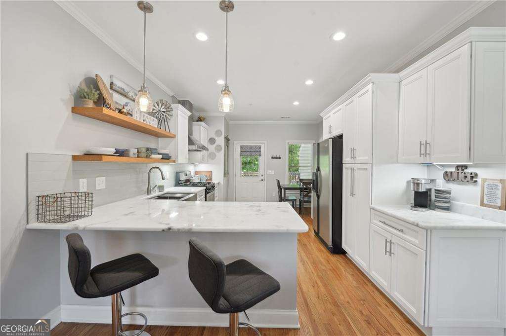 734 Frasier Circle SE