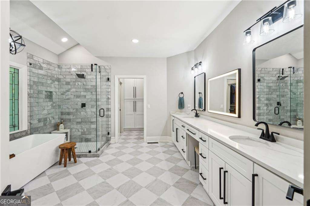 3851 Glenhurst Drive SE