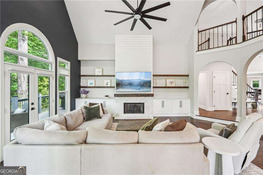 3851 Glenhurst Drive SE