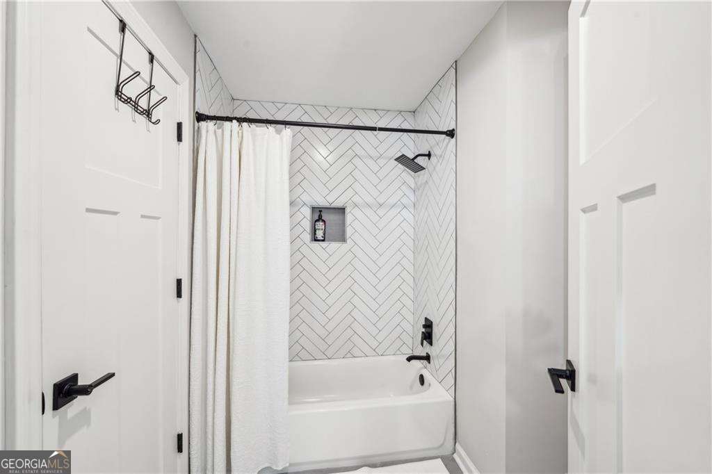 3851 Glenhurst Drive SE