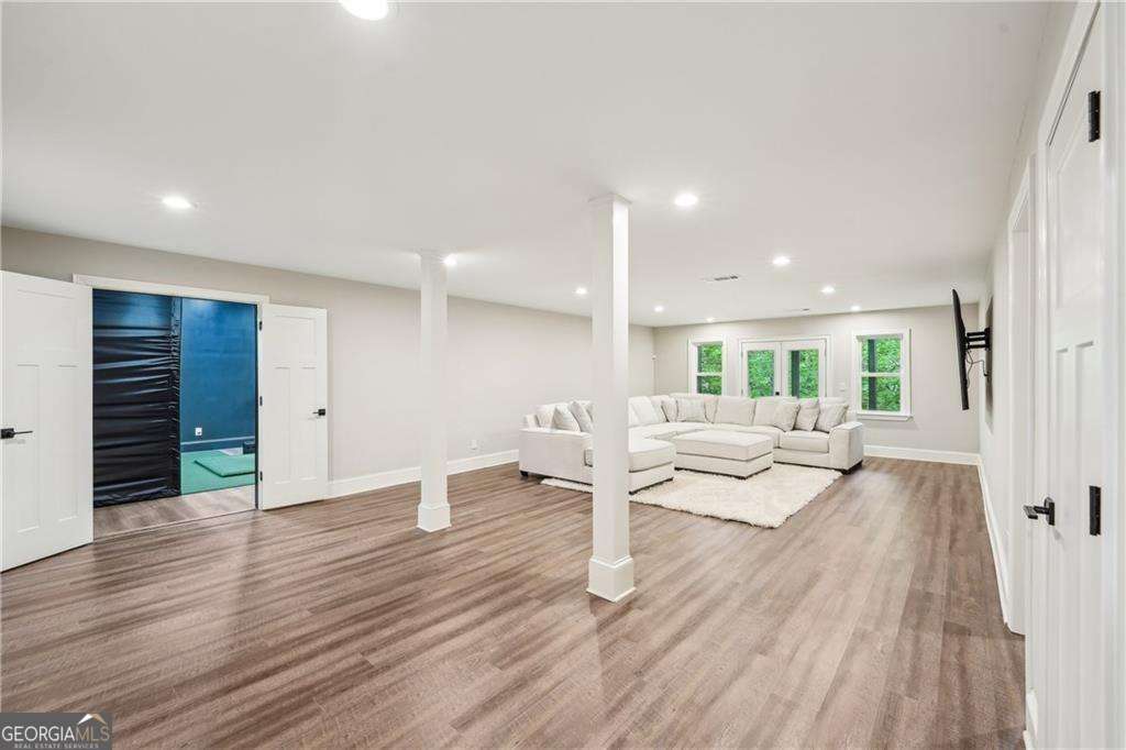 3851 Glenhurst Drive SE