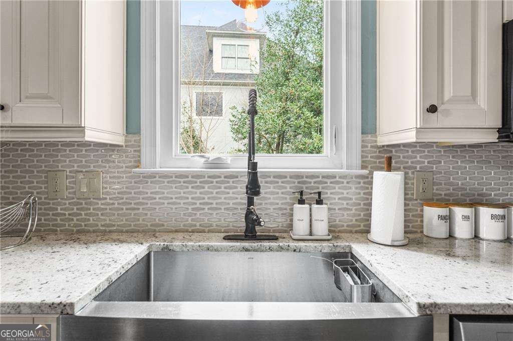 2249 Vinings Cove SE