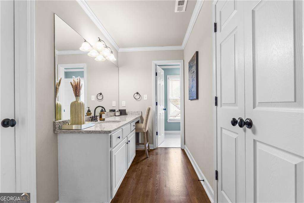 2249 Vinings Cove SE