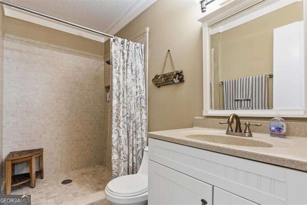 106 Lake Cottages Court