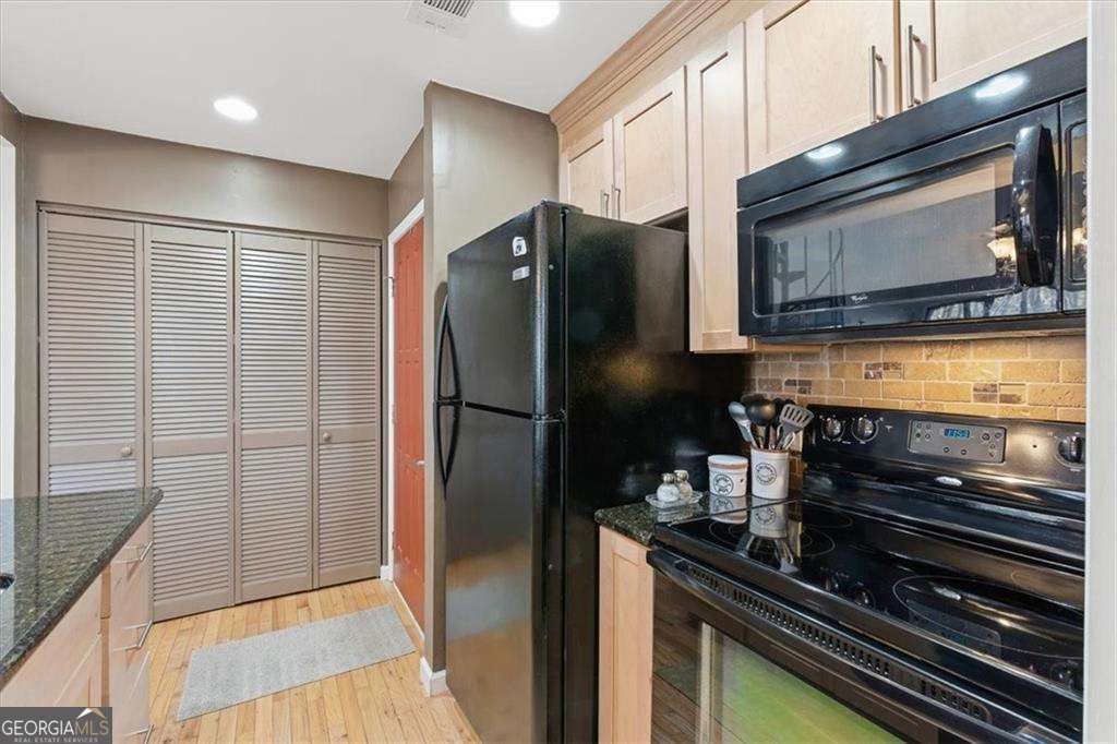 106 Lake Cottages Court