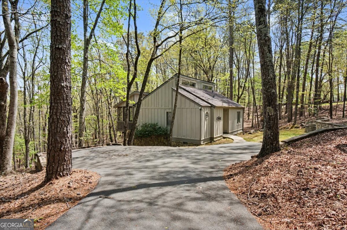 106 Lake Cottages Court