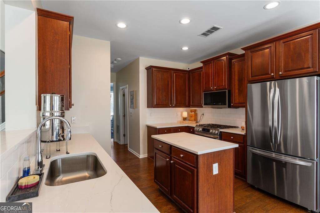 804 Sylvania Court SE