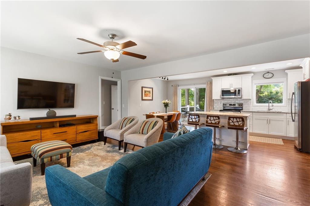 465 Plantation Road SW