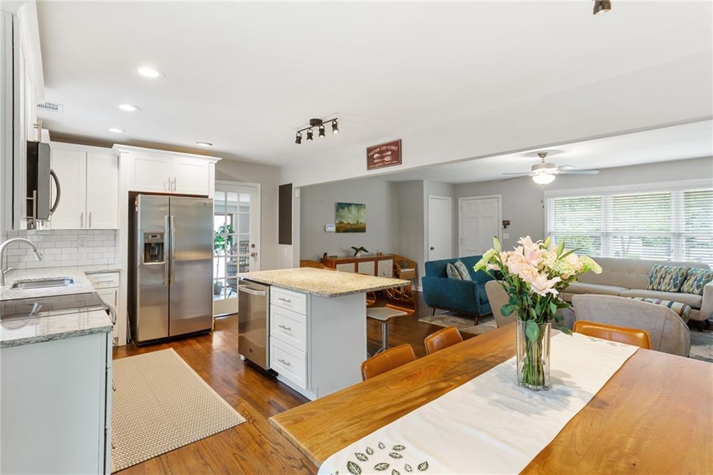 465 Plantation Road SW