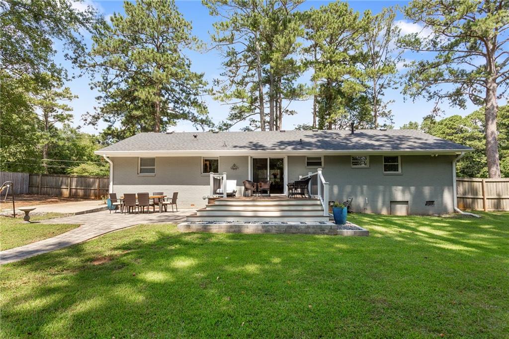 465 Plantation Road SW