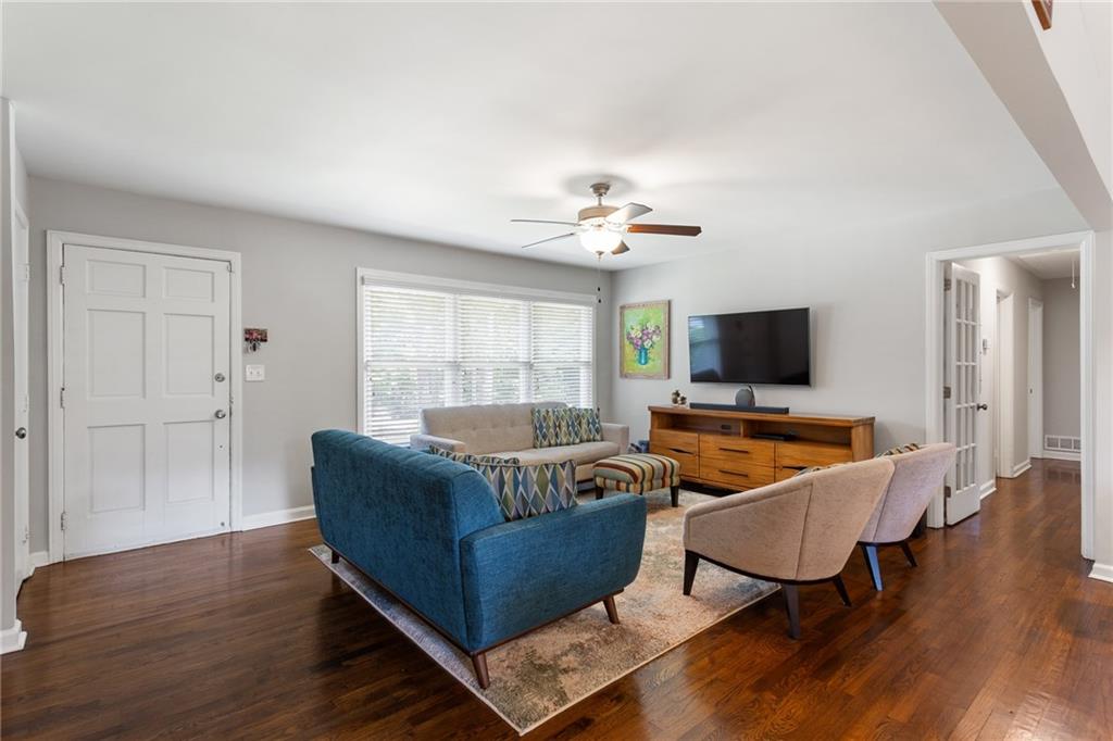 465 Plantation Road SW