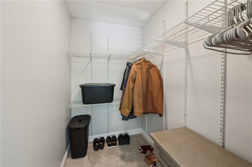 734 Frasier Circle SE