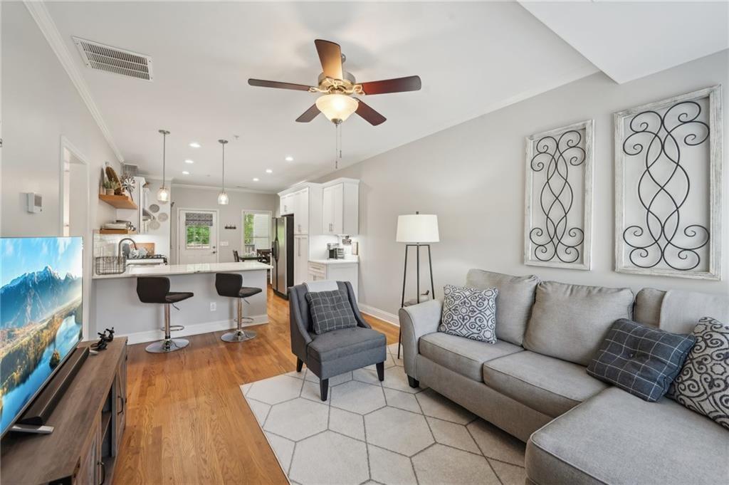 734 Frasier Circle SE