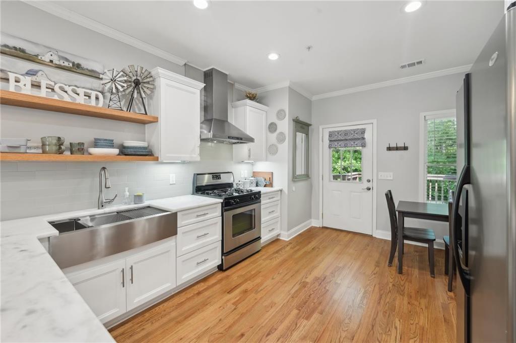 734 Frasier Circle SE