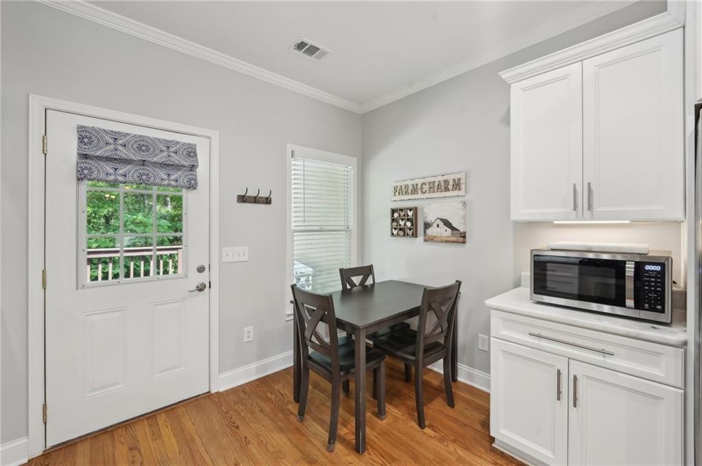 734 Frasier Circle SE