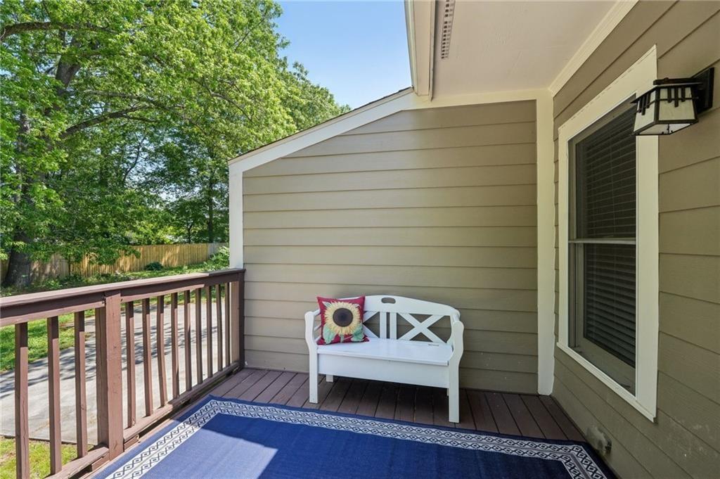 734 Frasier Circle SE