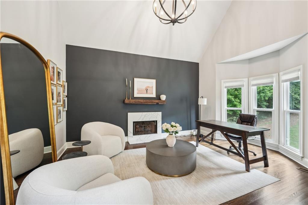 3851 Glenhurst Drive SE