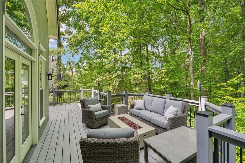 3851 Glenhurst Drive SE