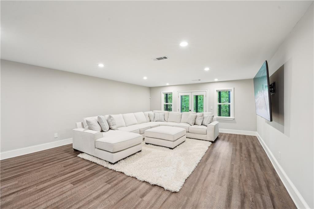 3851 Glenhurst Drive SE