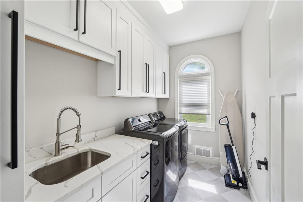 3851 Glenhurst Drive SE