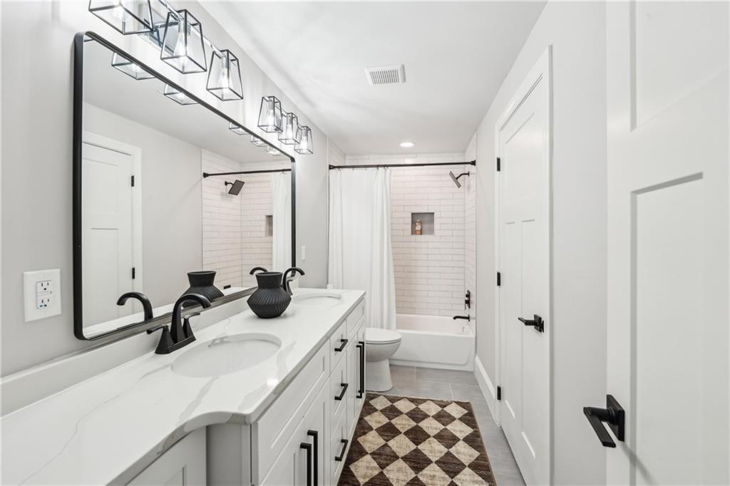 3851 Glenhurst Drive SE