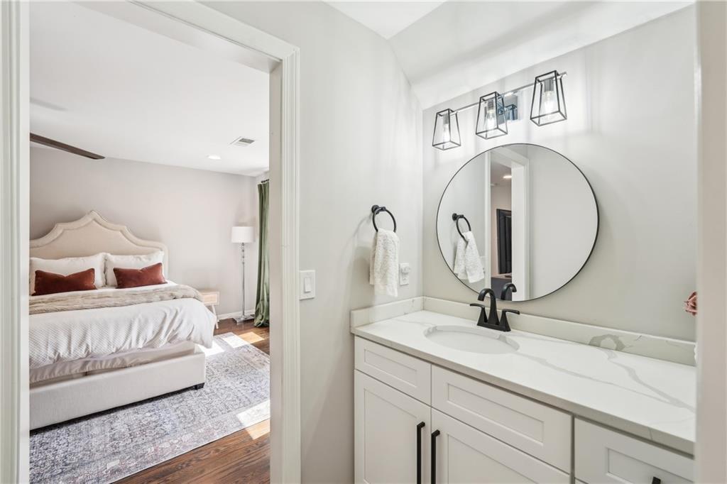 3851 Glenhurst Drive SE