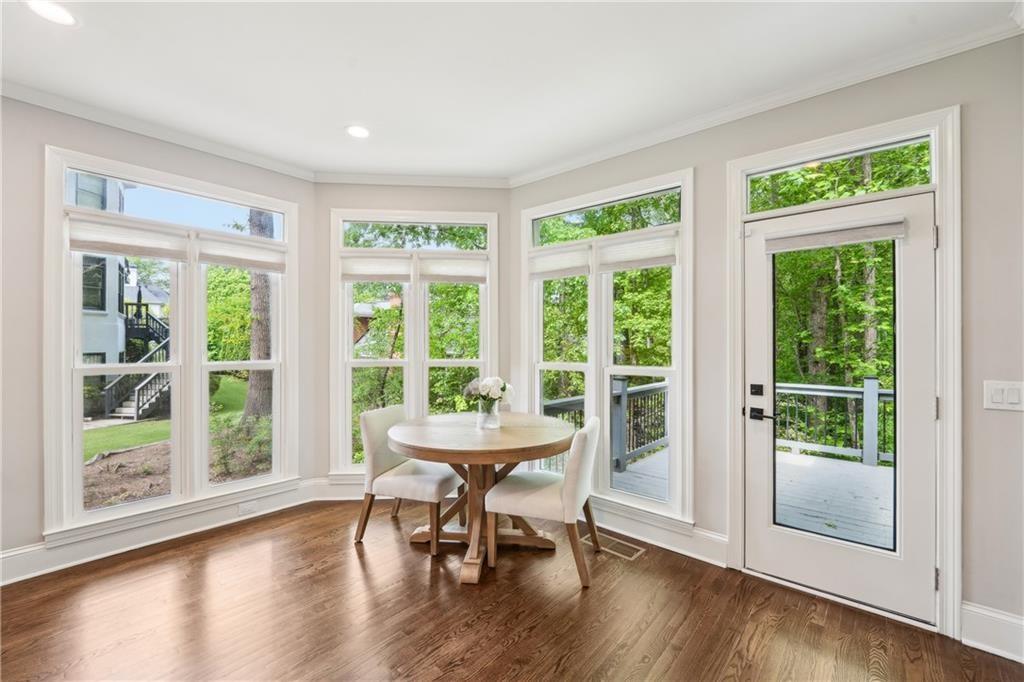 3851 Glenhurst Drive SE