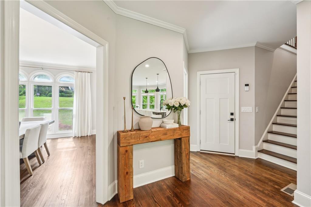 3851 Glenhurst Drive SE